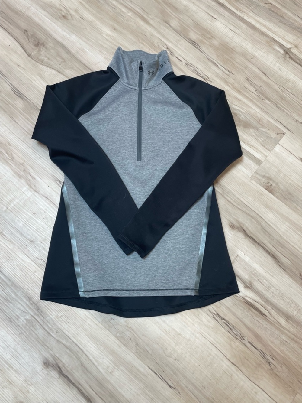 Under Armour Grey and Black Quarter-Zip Pullover size medium